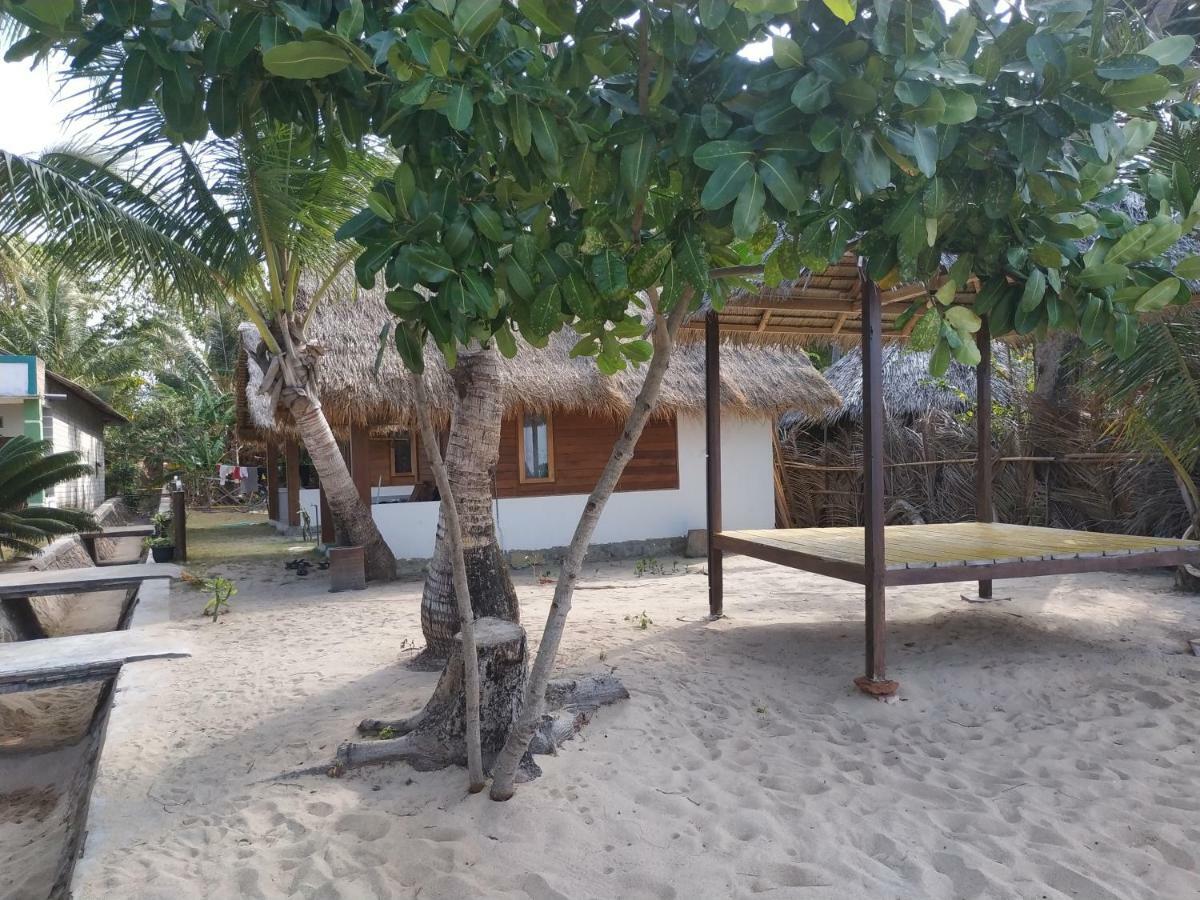Bungalow Karimunjawa Bagian luar foto